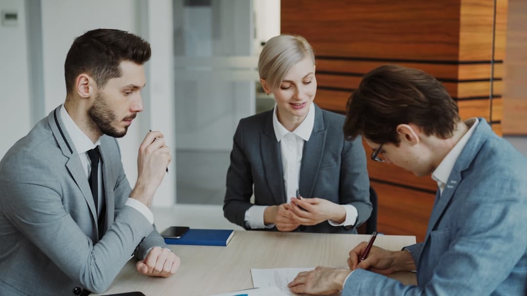 会社分割とは?分社型・分割型・吸収分割・新設分割の違いをわかりやすく解説